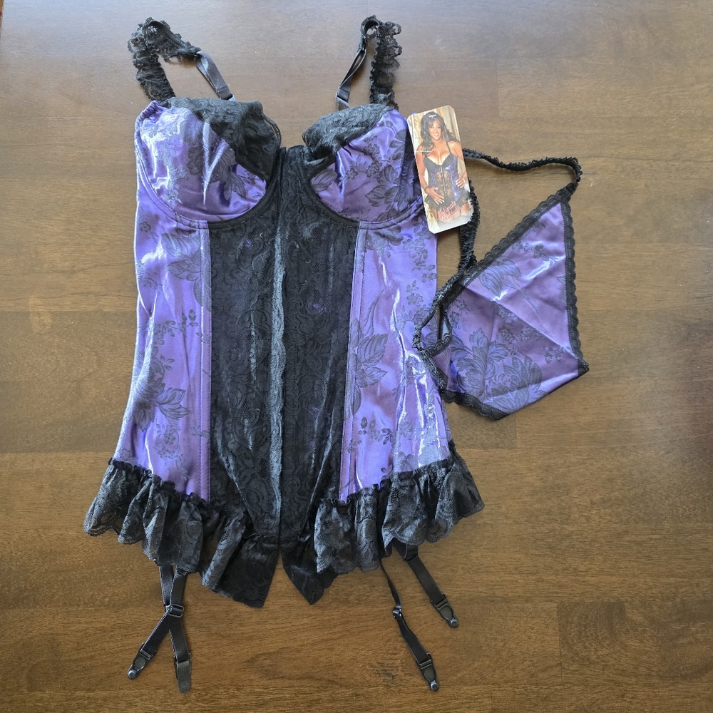 Vintage Voluptuious Shirley of Hollywood corset, size 38, !New With Tags!
